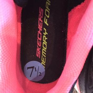 Sketcher memory foam gym shoes size 7 1/2